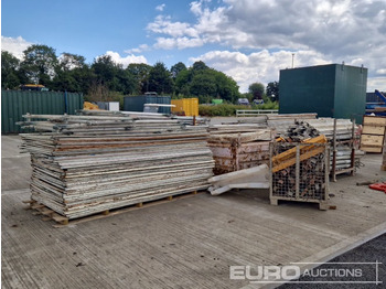 Строительное оборудование Steel Mesh Panels (5 Pallets of & 1 Stillage of), Acro Props (5 Stillages of), Kwikstage Polls (2 Stillages of), Stillge of Fittings: фото 4