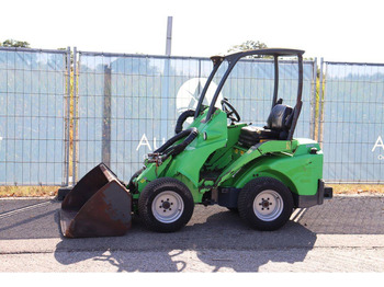 Колёсный погрузчик AVANT