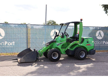 Колёсный погрузчик AVANT