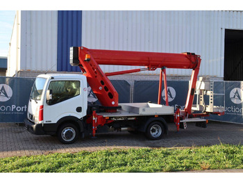 Грузовик с подъемником NISSAN