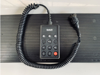 : фото в шапке страницы