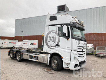 Грузовик MERCEDES-BENZ