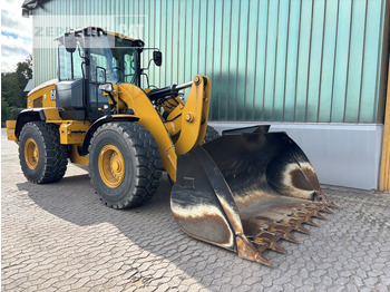 Колёсный погрузчик CATERPILLAR 938M
