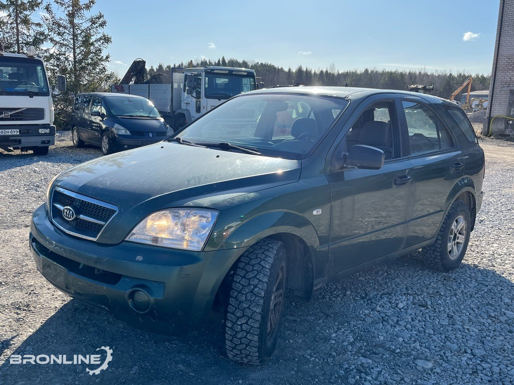 2004 KIA Sorento 4x4 - Легковой автомобиль: фото 2 2004 KIA Sorento 4x4 - Легковой автомобиль: фото 2
