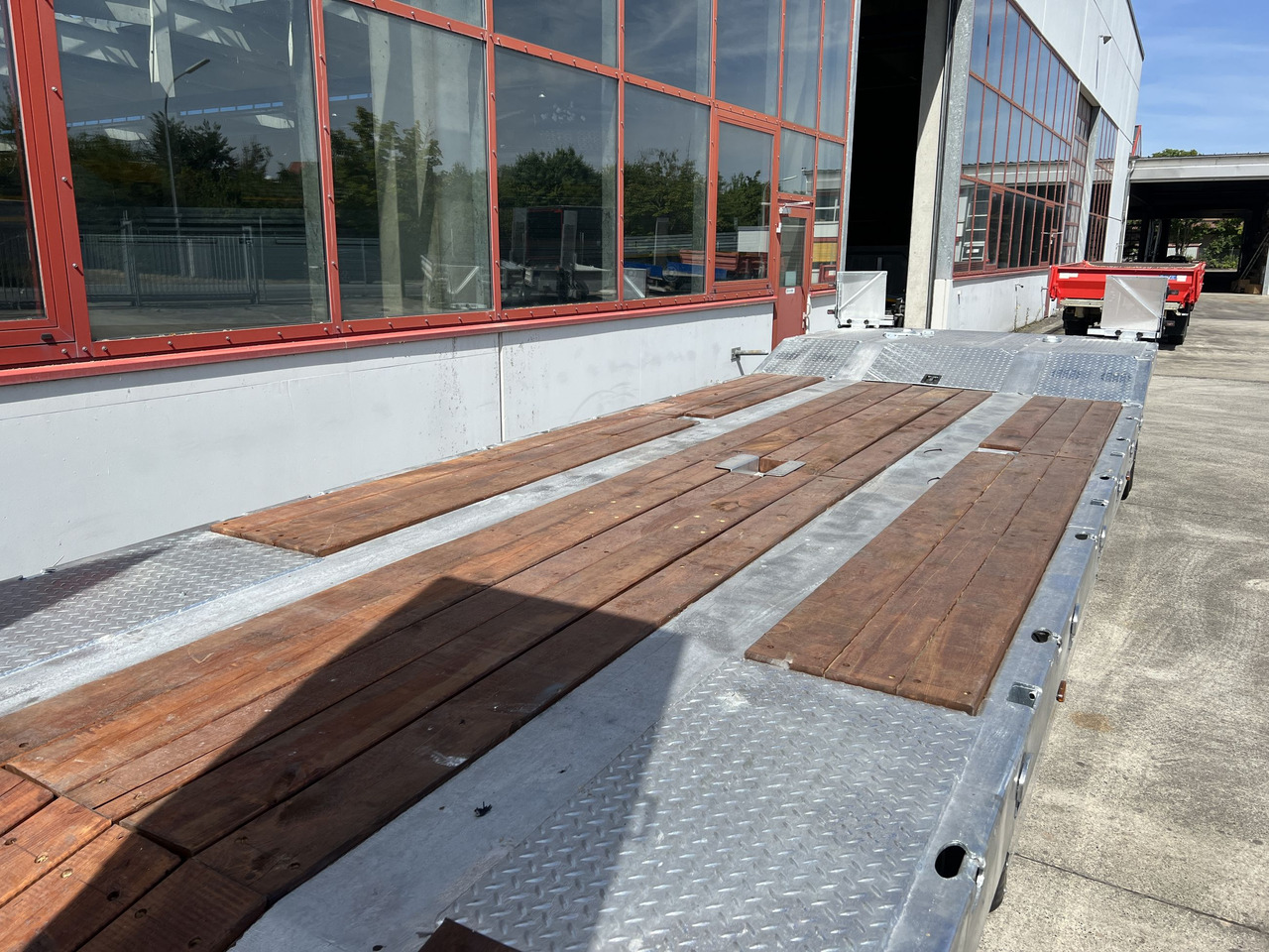 Новый Низкорамный прицеп для транспортировки тяжёлой техники Möslein T 2 Schwebheim Neuer 2 Achs Tieflader- Anhänger, Verbreiterung: фото 7 Новый Низкорамный прицеп для транспортировки тяжёлой техники Möslein T 2 Schwebheim Neuer 2 Achs Tieflader- Anhänger, Verbreiterung: фото 7