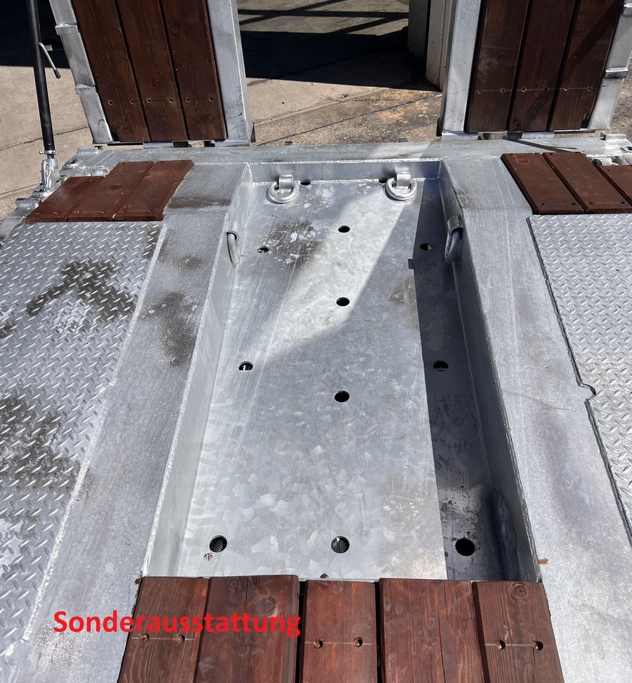 Möslein T 3-9,20 F 3 Achs Tieflader mit gerader Ladefläche 9 m, Neufahrzeug - Низкорамный прицеп: фото 5 Möslein T 3-9,20 F 3 Achs Tieflader mit gerader Ladefläche 9 m, Neufahrzeug - Низкорамный прицеп: фото 5