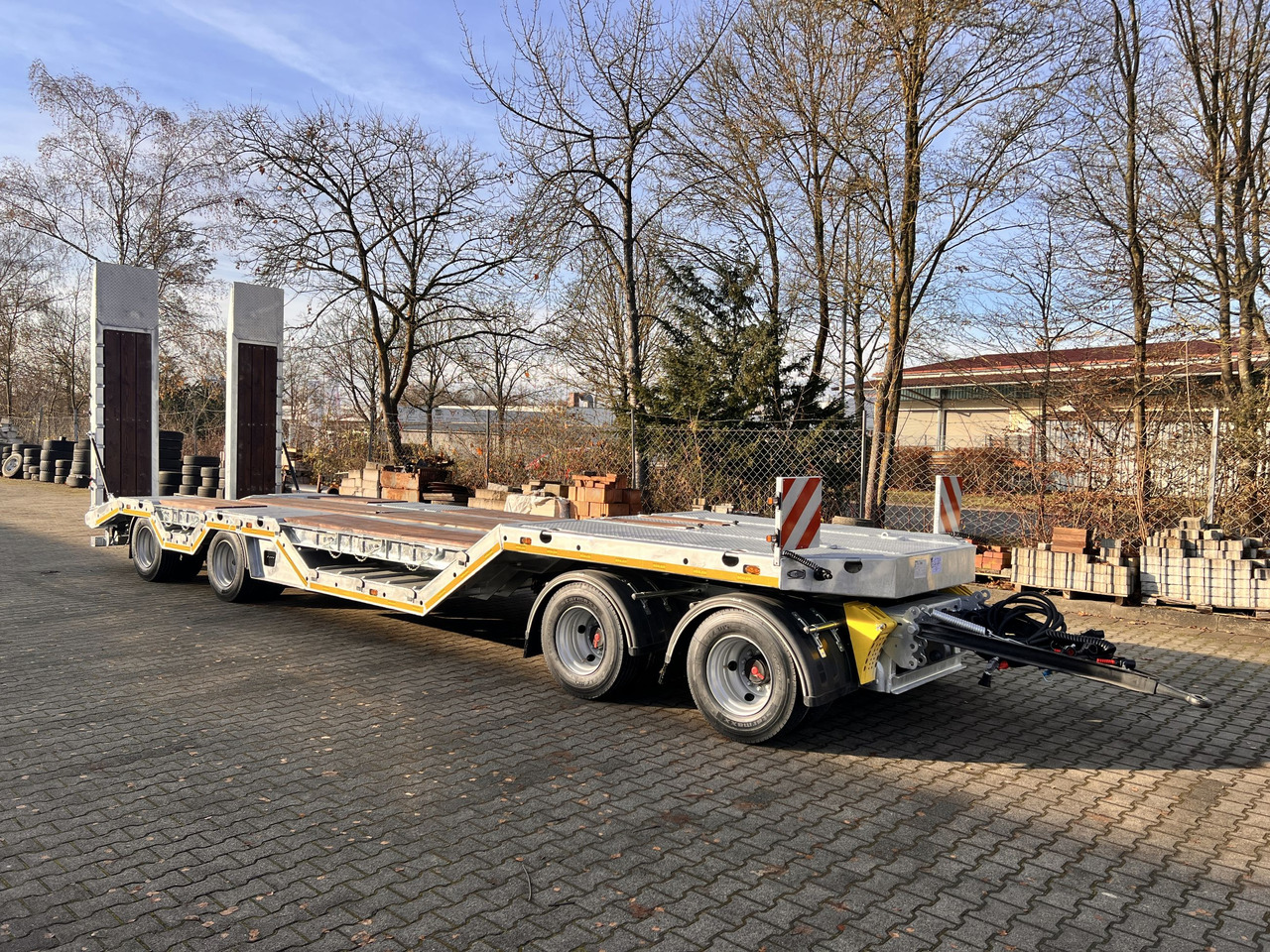 Новый Низкорамный прицеп для транспортировки тяжёлой техники Möslein T 4 VB H1 R neuer 4 Achs Tieflader + Radmulden: фото 8 Новый Низкорамный прицеп для транспортировки тяжёлой техники Möslein T 4 VB H1 R neuer 4 Achs Tieflader + Radmulden: фото 8