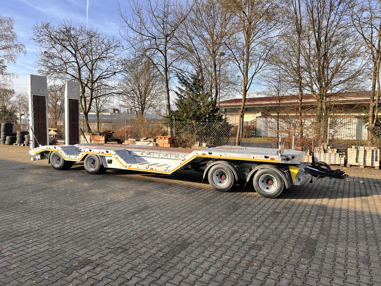 Новый Низкорамный прицеп для транспортировки тяжёлой техники Möslein T 4 VB H1 R neuer 4 Achs Tieflader + Radmulden: фото 15 Новый Низкорамный прицеп для транспортировки тяжёлой техники Möslein T 4 VB H1 R neuer 4 Achs Tieflader + Radmulden: фото 15