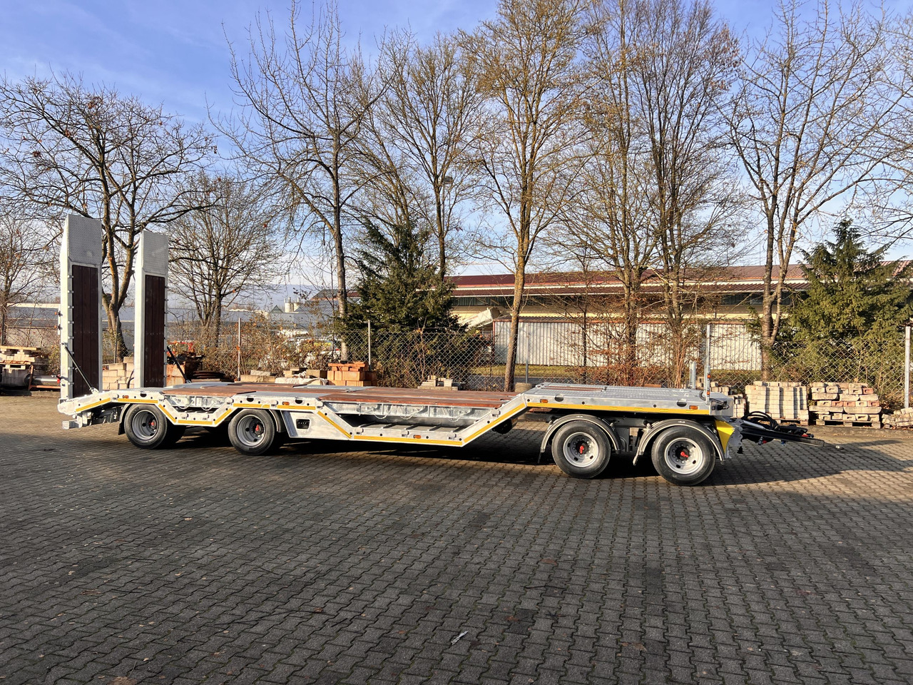 Новый Низкорамный прицеп для транспортировки тяжёлой техники Möslein T 4 VB H1 R neuer 4 Achs Tieflader + Radmulden: фото 9 Новый Низкорамный прицеп для транспортировки тяжёлой техники Möslein T 4 VB H1 R neuer 4 Achs Tieflader + Radmulden: фото 9