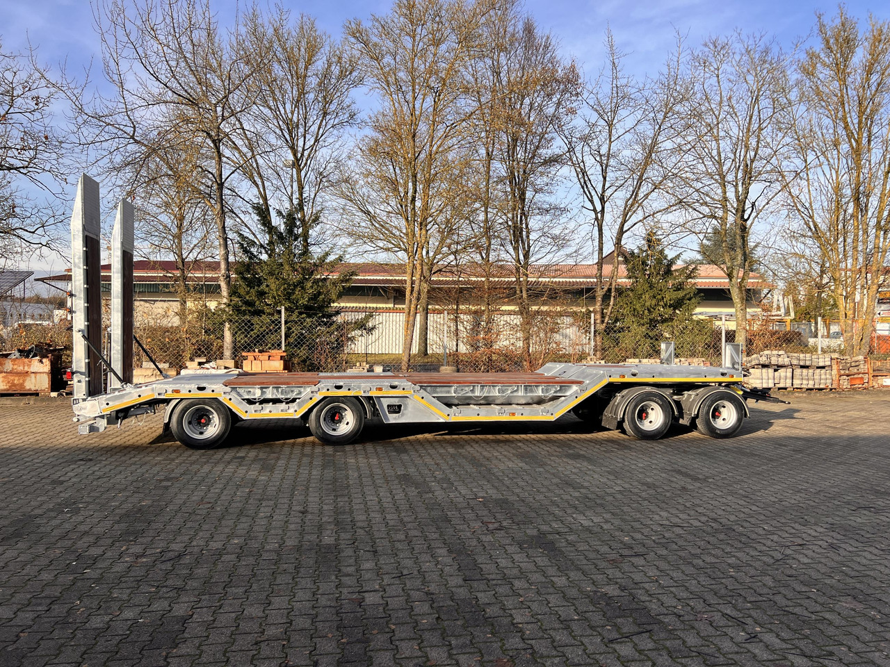 Новый Низкорамный прицеп для транспортировки тяжёлой техники Möslein T 4 VB H1 R neuer 4 Achs Tieflader + Radmulden: фото 11 Новый Низкорамный прицеп для транспортировки тяжёлой техники Möslein T 4 VB H1 R neuer 4 Achs Tieflader + Radmulden: фото 11