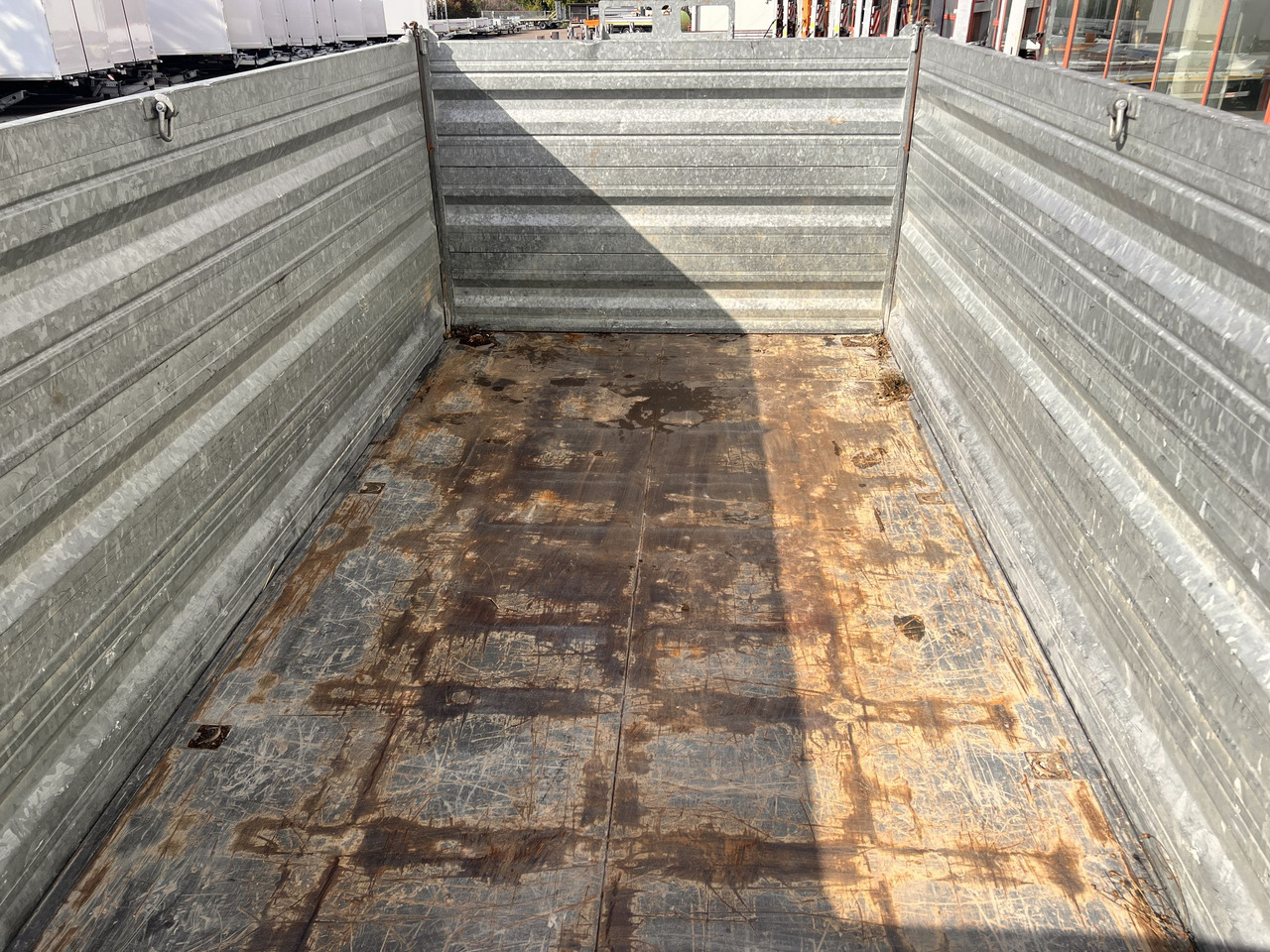 Самосвальный прицеп Möslein TDS 13 Schwebheim 13 t Tandemkipper- Tieflader, Aufsatzbordwände: фото 6 Самосвальный прицеп Möslein TDS 13 Schwebheim 13 t Tandemkipper- Tieflader, Aufsatzbordwände: фото 6