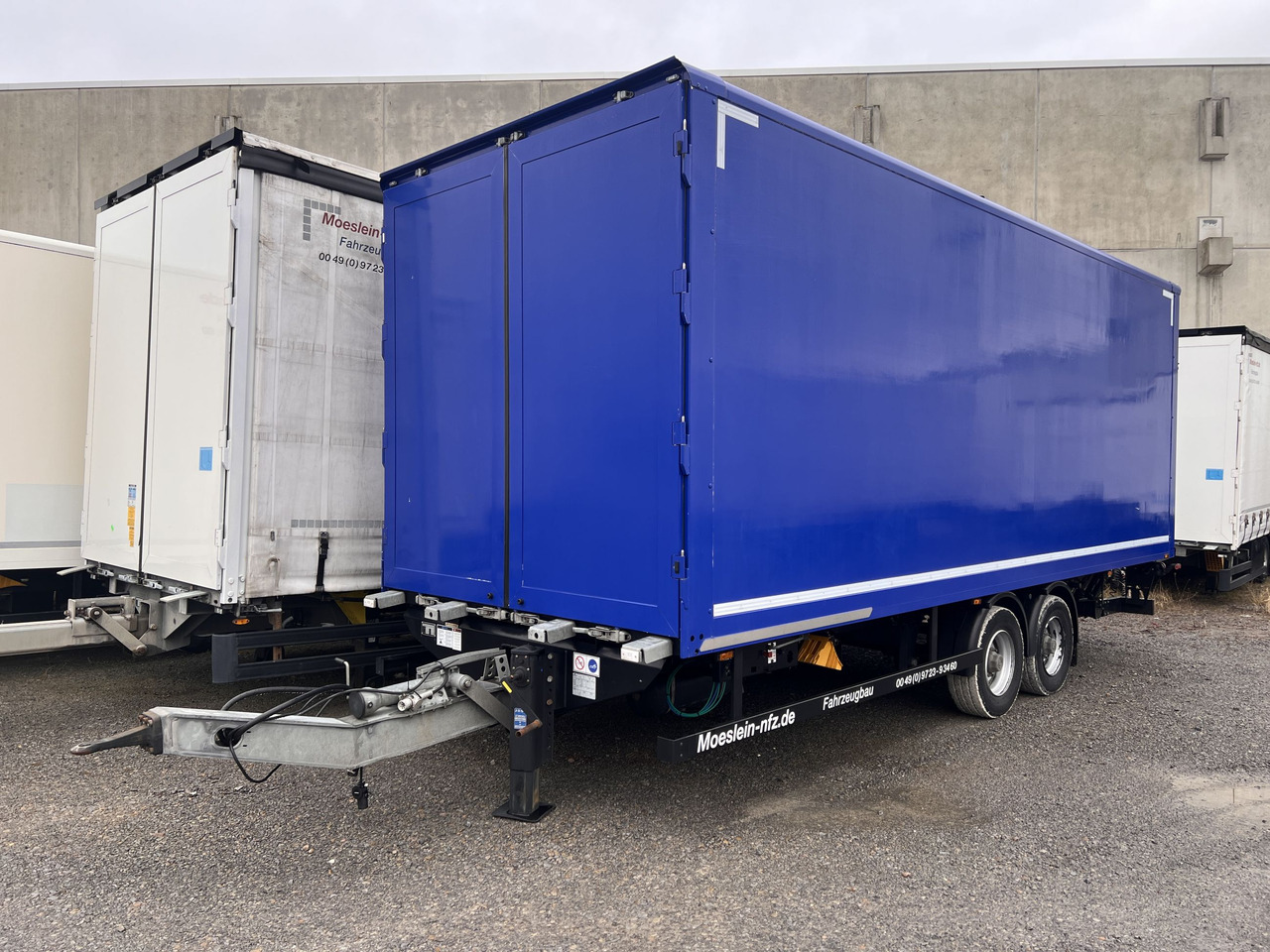 Möslein TKO 105 DL Schwebheim Tandem Koffer, Ladebordwand + Durchladbar, Wenig Benutzt - Прицеп-фургон: фото 2 Möslein TKO 105 DL Schwebheim Tandem Koffer, Ladebordwand + Durchladbar, Wenig Benutzt - Прицеп-фургон: фото 2