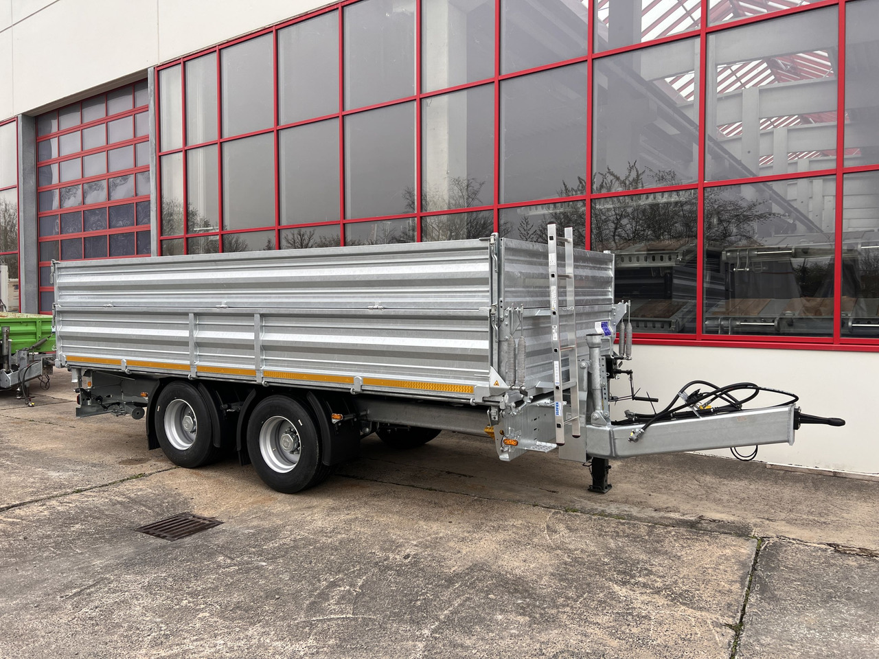 Möslein TTD 19 AB 19 t Tandem 3 Seiten Kipper TiefladerAufsatzbordwänden-- Neufahrzeug -- - Самосвальный прицеп: фото 4 Möslein TTD 19 AB 19 t Tandem 3 Seiten Kipper TiefladerAufsatzbordwänden-- Neufahrzeug -- - Самосвальный прицеп: фото 4