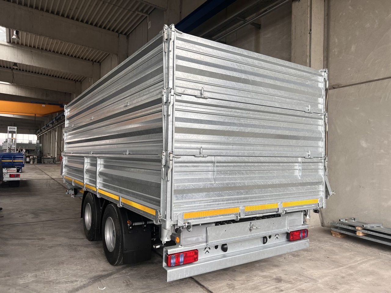 Möslein TTD 19 AB 19 t Tandem Kipper Tieflader2 x Aufsatzbordwänden-- Neufahrzeug -- - Самосвальный прицеп: фото 2 Möslein TTD 19 AB 19 t Tandem Kipper Tieflader2 x Aufsatzbordwänden-- Neufahrzeug -- - Самосвальный прицеп: фото 2