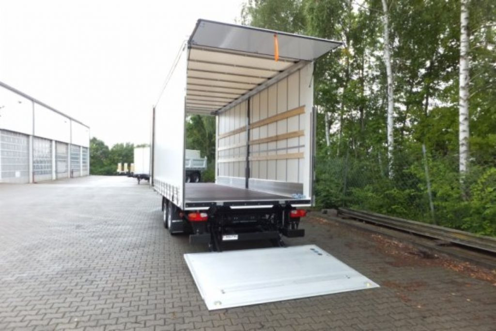 Möslein neuer Planenanhänger, Ladebordwand + Durchladba - Тентованный грузовик: фото 4 Möslein neuer Planenanhänger, Ladebordwand + Durchladba - Тентованный грузовик: фото 4