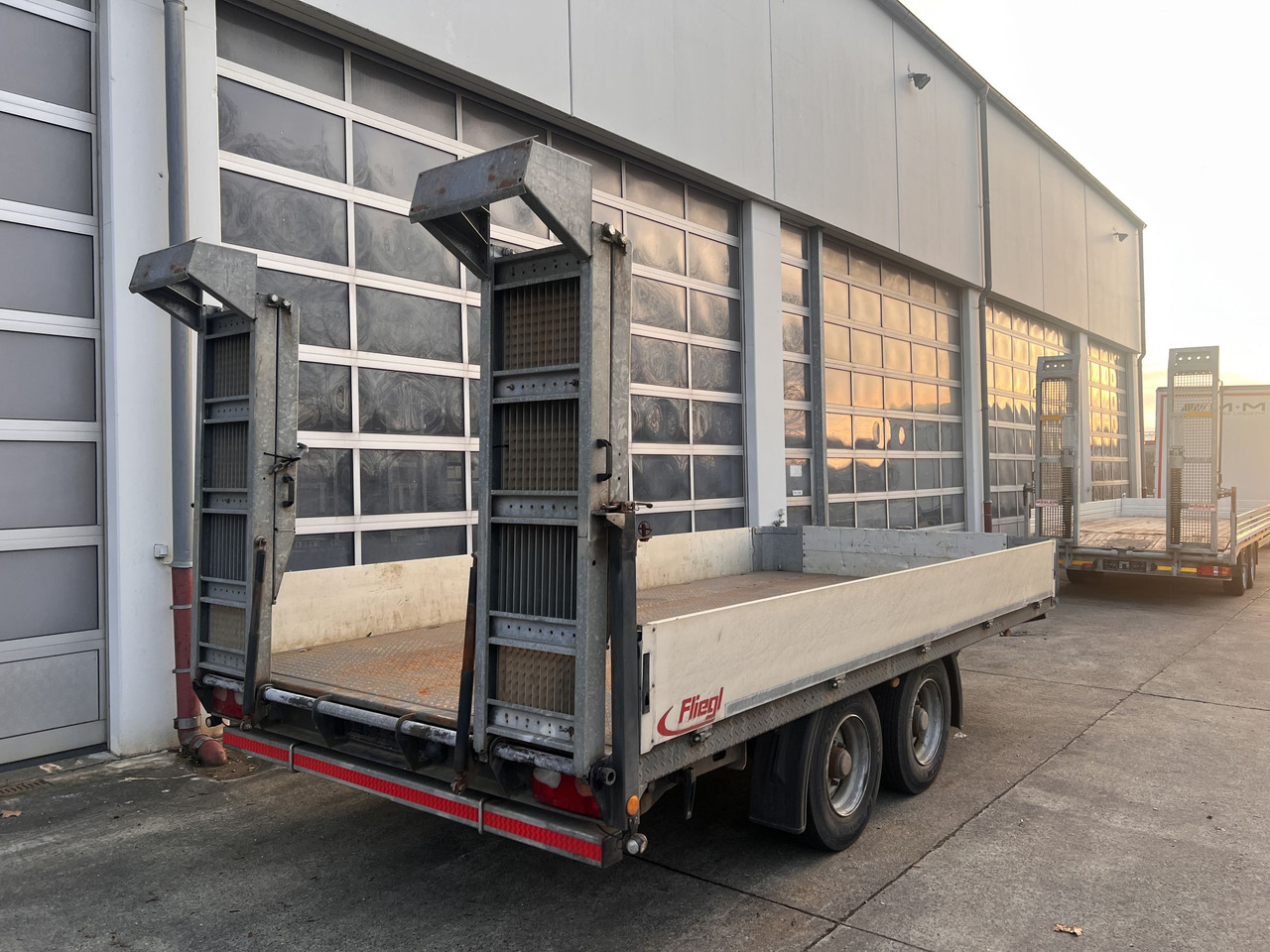 Tt Tandemtieflader - Низкорамный прицеп: фото 5 Tt Tandemtieflader - Низкорамный прицеп: фото 5