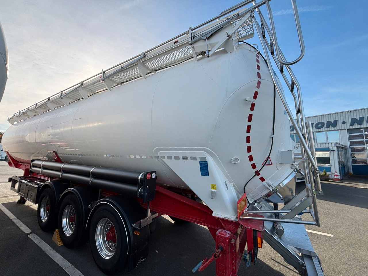 Feldbinder KIP 60.3 E-Hydraulik - Полуприцеп цистерна для сыпучих грузов: фото 3 Feldbinder KIP 60.3 E-Hydraulik - Полуприцеп цистерна для сыпучих грузов: фото 3