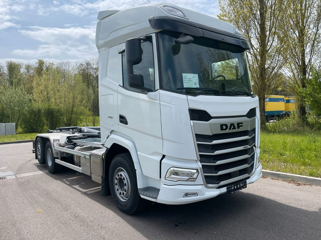 DAF FAN XF 480 mit VDL Abrollkipper - Крюковой мультилифт: фото 2 DAF FAN XF 480 mit VDL Abrollkipper - Крюковой мультилифт: фото 2