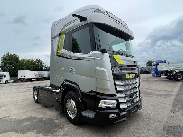 DAF XG+ 480 FT 75 Jahre DAF Edition "Limitiert" DAF XG+ 480 FT 75 Jahre DAF Edition - Тягач: фото 1 DAF XG+ 480 FT 75 Jahre DAF Edition "Limitiert" DAF XG+ 480 FT 75 Jahre DAF Edition - Тягач: фото 1