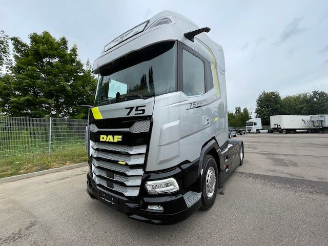 DAF XG+ 480 FT 75 Jahre DAF Edition "Limitiert" DAF XG+ 480 FT 75 Jahre DAF Edition - Тягач: фото 2 DAF XG+ 480 FT 75 Jahre DAF Edition "Limitiert" DAF XG+ 480 FT 75 Jahre DAF Edition - Тягач: фото 2