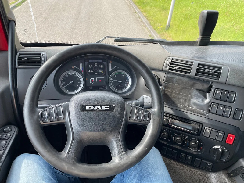 Фото интерьера 1: DAF CF 400 euro 6 2015 в лизинг DAF CF 400 euro 6 2015