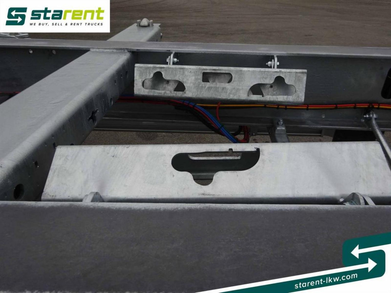 Новый Шасси полуприцеп Fliegl Containerchassis ADR 1x20/2x20/1x30/1x40/1x45: фото 18 Новый Шасси полуприцеп Fliegl Containerchassis ADR 1x20/2x20/1x30/1x40/1x45: фото 18