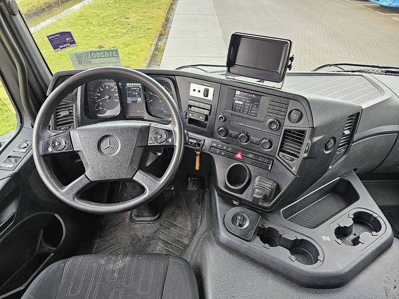 Фото интерьера 1: Грузовик бортовой/ Платформа, Автоманипулятор Mercedes-Benz AROCS 3240 HIAB 232ES5