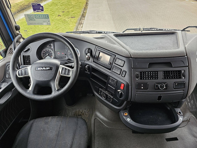 Фото интерьера 1: Тягач DAF XF 480 SPACECAB LED 2X TANK
