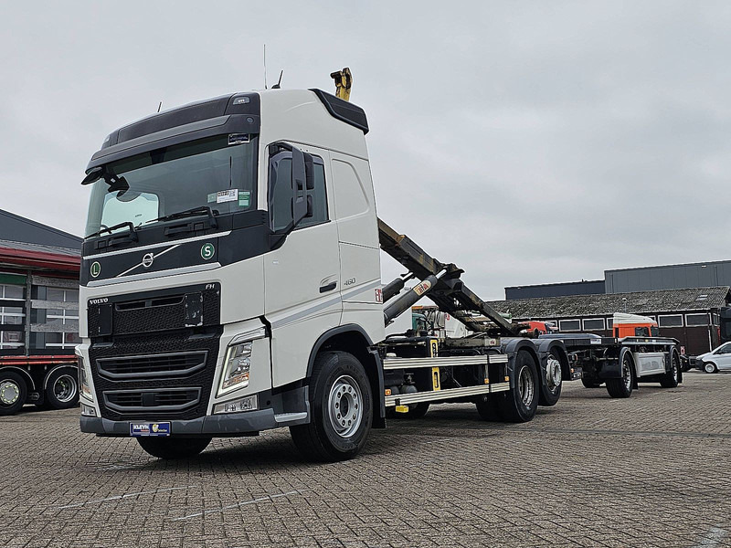 Volvo FH 460 - Крюковой мультилифт: фото 1 Volvo FH 460 - Крюковой мультилифт: фото 1