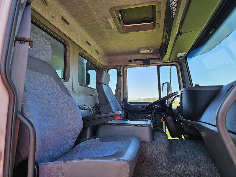 Фото интерьера 1: Грузовик с закрытым кузовом Volvo FL 614.180 NL-TRUCK TAILLIFT