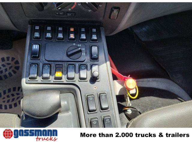 Unimog U 20 4x4, Zapfwelle, Kran Hiab 022D-3 HiDuo, - Фургон: фото 5 Unimog U 20 4x4, Zapfwelle, Kran Hiab 022D-3 HiDuo, - Фургон: фото 5