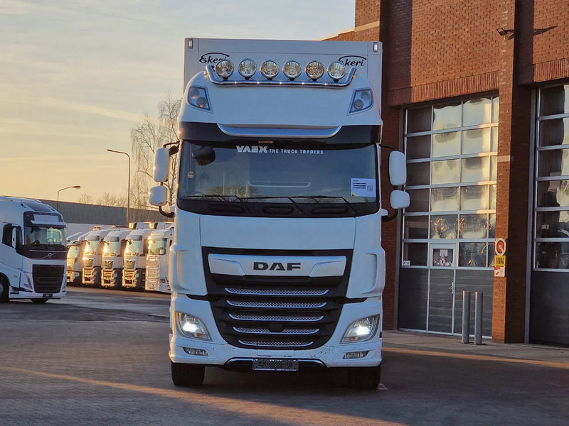 DAF XF 530 SuperSpaceCab 6x2*4 - Ekeri closed box - Loadlift -Steering axle - Full air - Грузовик с закрытым кузовом: фото 2 DAF XF 530 SuperSpaceCab 6x2*4 - Ekeri closed box - Loadlift -Steering axle - Full air - Грузовик с закрытым кузовом: фото 2