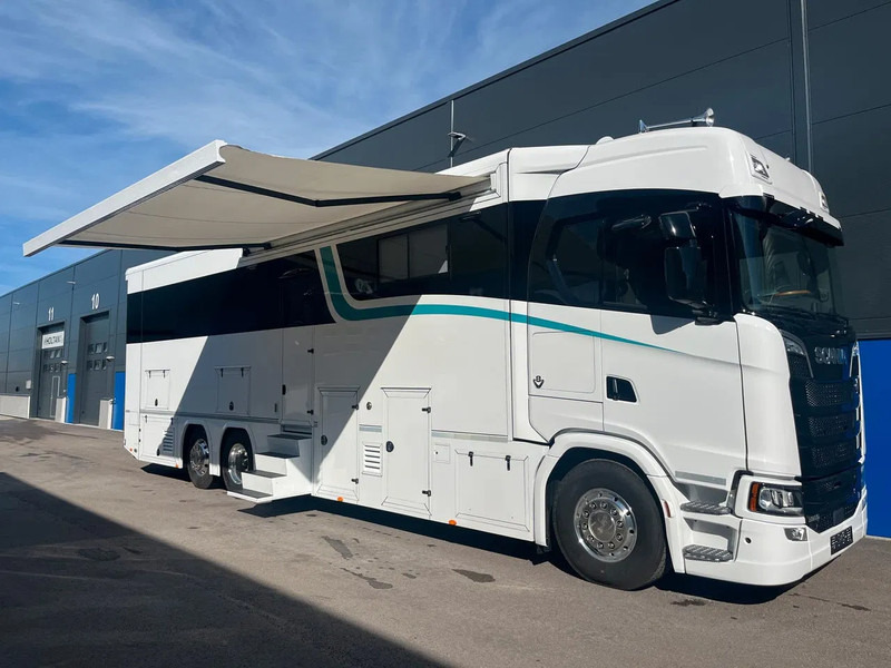 Scania S590 V8 6x2 Camper / Motorhome - New 2025 - Garage - Slide out - - Дом на колесах: фото 1 Scania S590 V8 6x2 Camper / Motorhome - New 2025 - Garage - Slide out - - Дом на колесах: фото 1