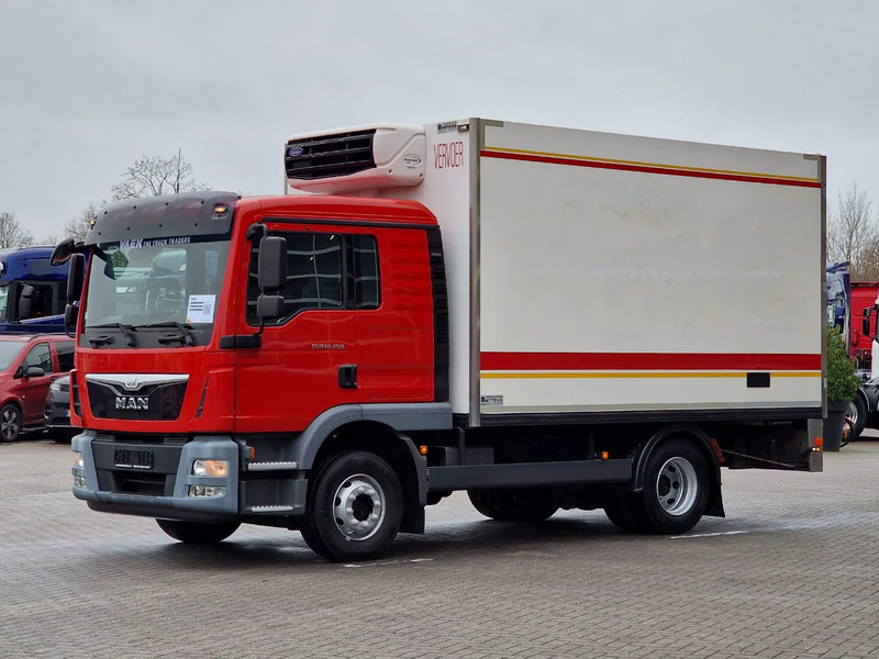MAN TGM 12.250 Sleepercab 4x2 - Carrier Xarios 600 - Meat Hooks - Vleeshang - Rohrbahnen - Low KM - Рефрижератор: фото 3 MAN TGM 12.250 Sleepercab 4x2 - Carrier Xarios 600 - Meat Hooks - Vleeshang - Rohrbahnen - Low KM - Рефрижератор: фото 3