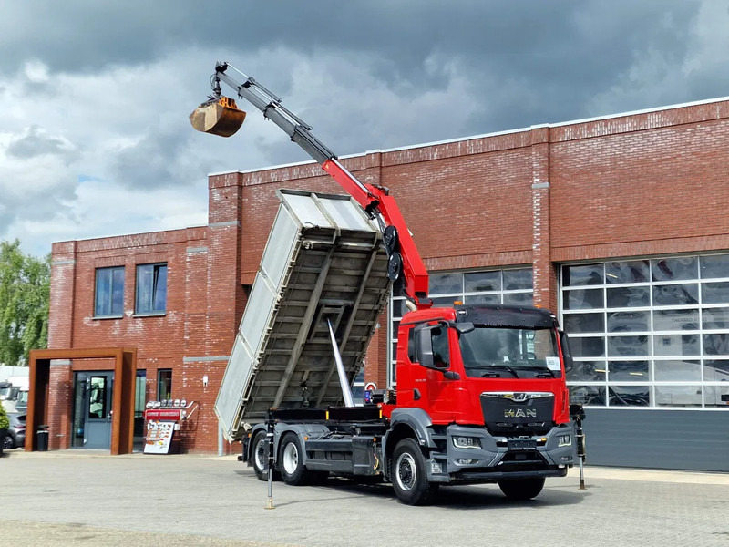 MAN TGS 26.360 6x4 Hydrodrive / Crane HMF1920K-RCS / 3 way tipper HMF / Low KM 110.700! - Автоманипулятор: фото 1 MAN TGS 26.360 6x4 Hydrodrive / Crane HMF1920K-RCS / 3 way tipper HMF / Low KM 110.700! - Автоманипулятор: фото 1