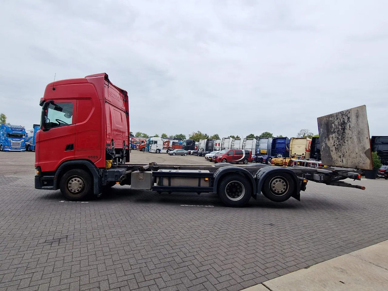 Scania S500 NGS Highline 6x2 - BDF - Full air - Loadlift - Navi - Retarder - Грузовик-контейнеровоз/ Сменный кузов: фото 4 Scania S500 NGS Highline 6x2 - BDF - Full air - Loadlift - Navi - Retarder - Грузовик-контейнеровоз/ Сменный кузов: фото 4