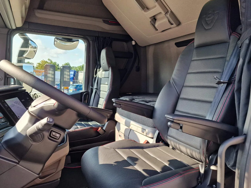 Новый Тягач Scania 590S V8 NGS Highline 4x2 - New - Facelift - Full spec - Retarder - Leather - Full air: фото 10