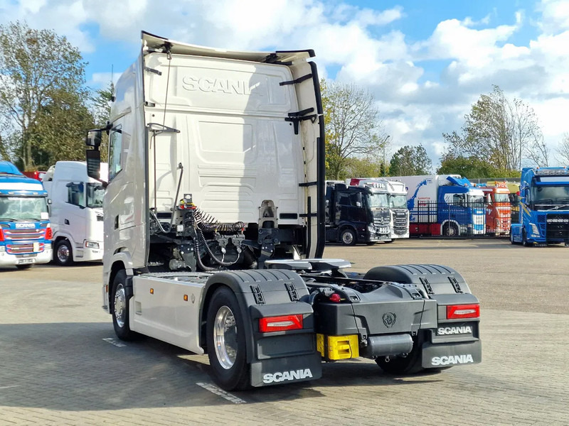 Scania 590S V8 NGS Highline 4x2 - New - Retarder - Leather - Alloy wheels Led - Navi - NEW! - Тягач: фото 5 Scania 590S V8 NGS Highline 4x2 - New - Retarder - Leather - Alloy wheels Led - Navi - NEW! - Тягач: фото 5