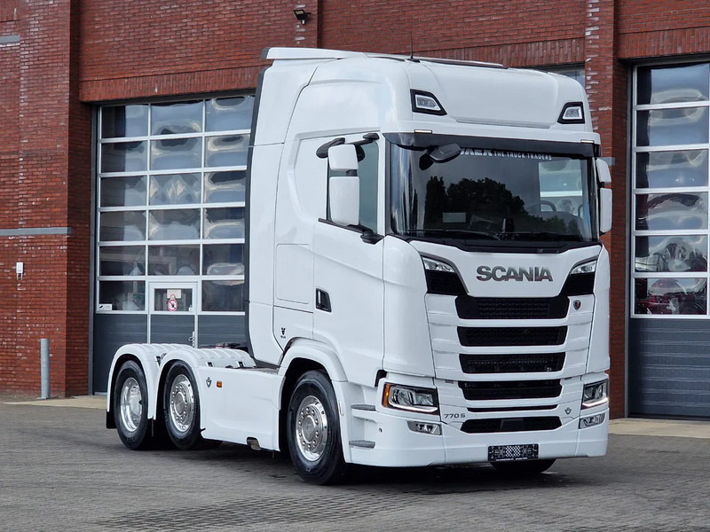 Scania 770S V8 NGS Highline 6x2/4 - New - Old dashboard - Full spec - Retarder - Night clima - Led - Leather - Navi - Тягач: фото 1 Scania 770S V8 NGS Highline 6x2/4 - New - Old dashboard - Full spec - Retarder - Night clima - Led - Leather - Navi - Тягач: фото 1