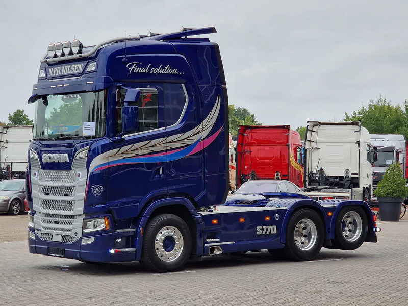 Scania 770S V8 NGS Highline 6x2 - Show truck - Special paint - Custom interior - Retarder - Full air - Night clima - Тягач: фото 3 Scania 770S V8 NGS Highline 6x2 - Show truck - Special paint - Custom interior - Retarder - Full air - Night clima - Тягач: фото 3