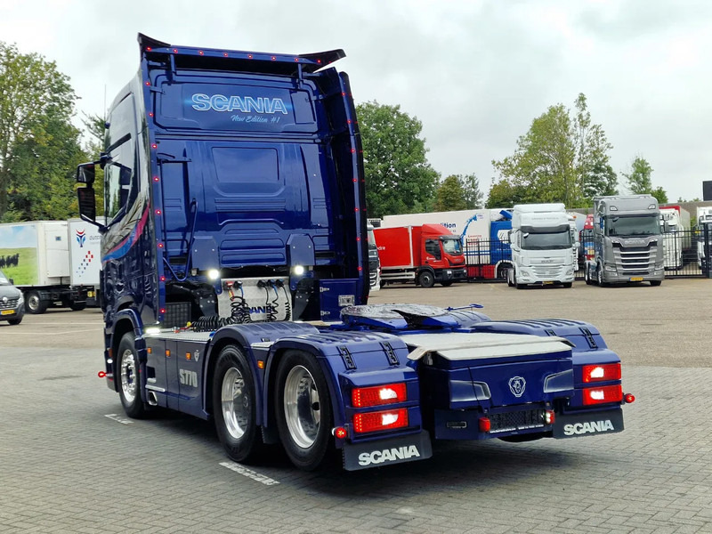 Scania 770S V8 NGS Highline 6x2 - Show truck - Special paint - Custom interior - Retarder - Full air - Night clima - Тягач: фото 5 Scania 770S V8 NGS Highline 6x2 - Show truck - Special paint - Custom interior - Retarder - Full air - Night clima - Тягач: фото 5