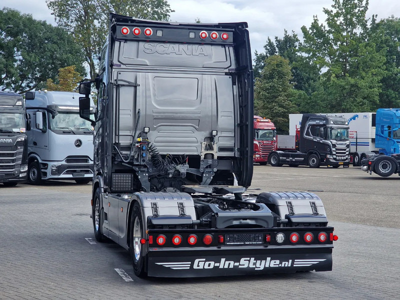 Scania S560 Highline 4x2 - Like new - Night clima - Full air - Custom bumper - Lightbar - Тягач: фото 5 Scania S560 Highline 4x2 - Like new - Night clima - Full air - Custom bumper - Lightbar - Тягач: фото 5