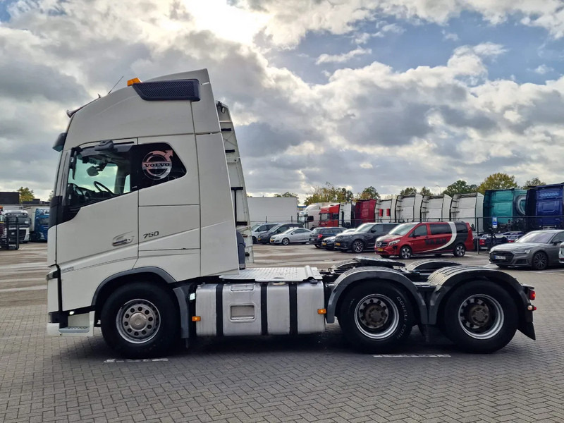 Volvo FH 16.750 Globetrotter XL 6x4 - Retarder - HUB Reduction - Low KM - Euro 5 - Тягач: фото 4 Volvo FH 16.750 Globetrotter XL 6x4 - Retarder - HUB Reduction - Low KM - Euro 5 - Тягач: фото 4
