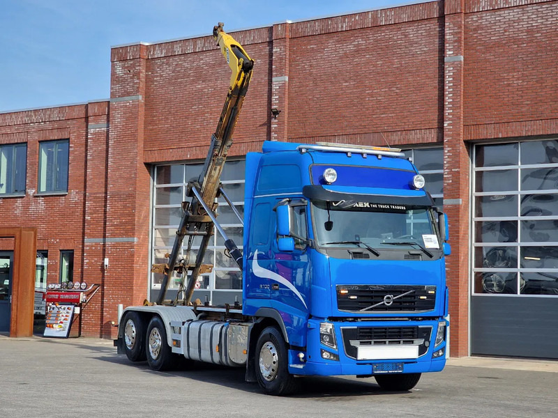 Volvo FH 16.700 Globetrotter 6x2*4 - Palfinger T20 Hook - Retarder - Steering axle - Крюковой мультилифт: фото 1 Volvo FH 16.700 Globetrotter 6x2*4 - Palfinger T20 Hook - Retarder - Steering axle - Крюковой мультилифт: фото 1
