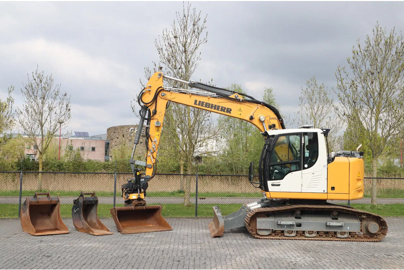 Liebherr R914 COMPACT S | ROTOTILT | 3X BUCKET | DOZERBLADE - Гусеничный экскаватор: фото 1 Liebherr R914 COMPACT S | ROTOTILT | 3X BUCKET | DOZERBLADE - Гусеничный экскаватор: фото 1