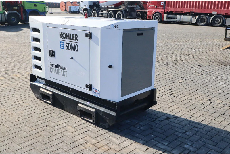 SDMO R44C3 | 44 KVA | GOOD WORKING - Электрогенератор: фото 4 SDMO R44C3 | 44 KVA | GOOD WORKING - Электрогенератор: фото 4
