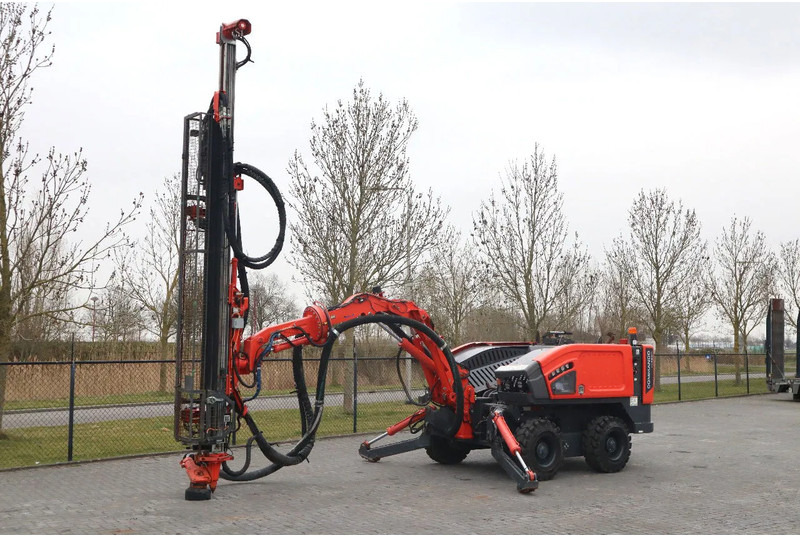 Sandvik 2 PIECES COMMANDO DC 300 RI S5 | ONLY 470 DRILLING HOURS - Буровая машина: фото 2 Sandvik 2 PIECES COMMANDO DC 300 RI S5 | ONLY 470 DRILLING HOURS - Буровая машина: фото 2