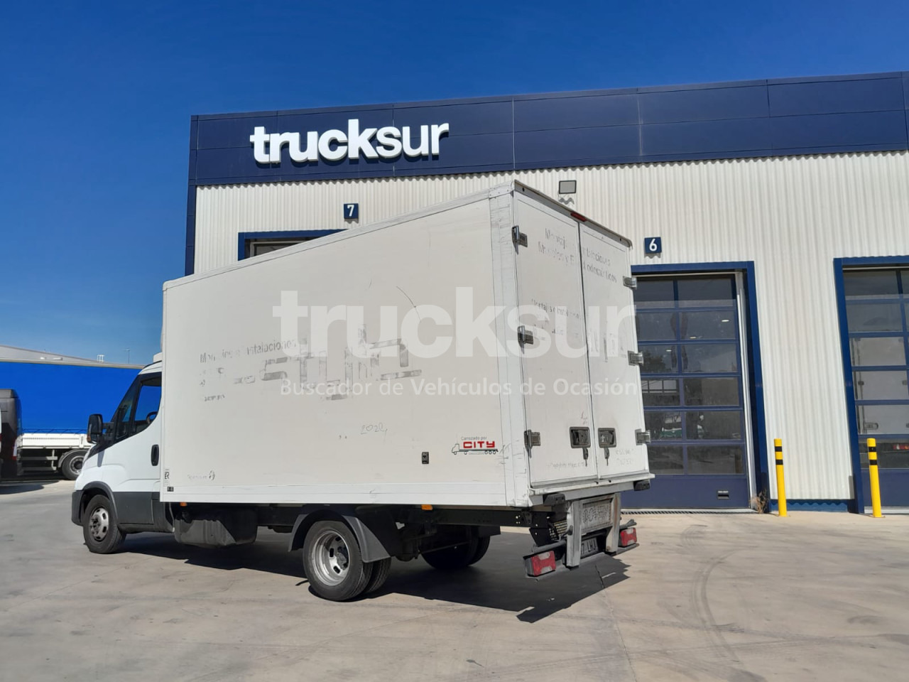 IVECO 35C16 GV - Фургон с закрытым кузовом: фото 4 IVECO 35C16 GV - Фургон с закрытым кузовом: фото 4