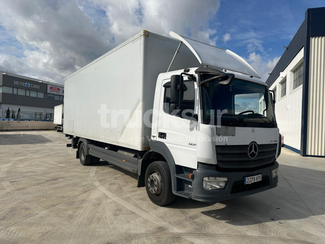 MERCEDES ATEGO - Грузовик с закрытым кузовом: фото 2 MERCEDES ATEGO - Грузовик с закрытым кузовом: фото 2