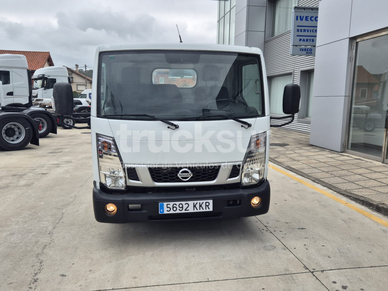 NISSAN NT 400 - Грузовик-шасси: фото 3 NISSAN NT 400 - Грузовик-шасси: фото 3